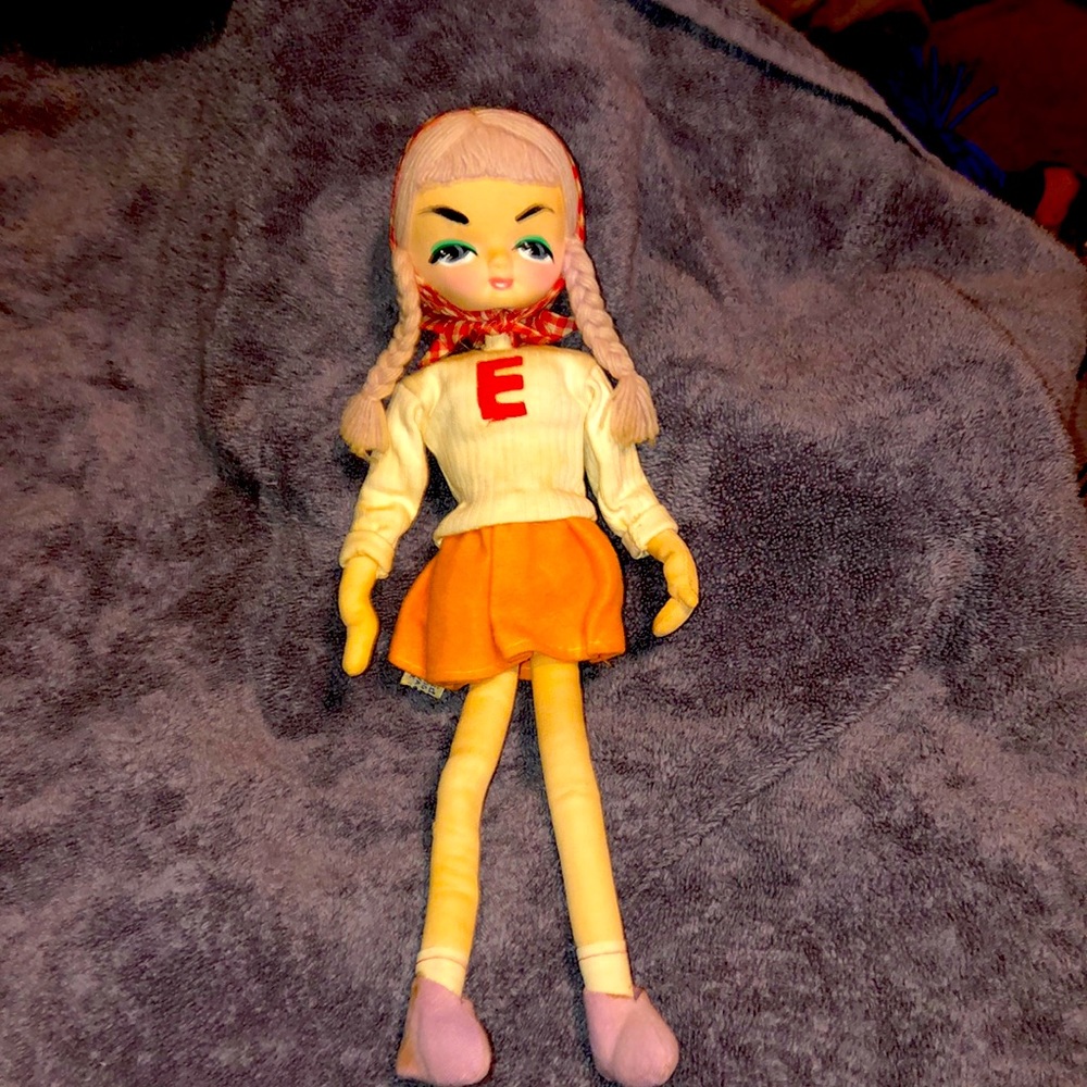 Vintage Holiday Fair Big  Eyed Cheerleader Fashion Bendable Cloth Doll Japan
